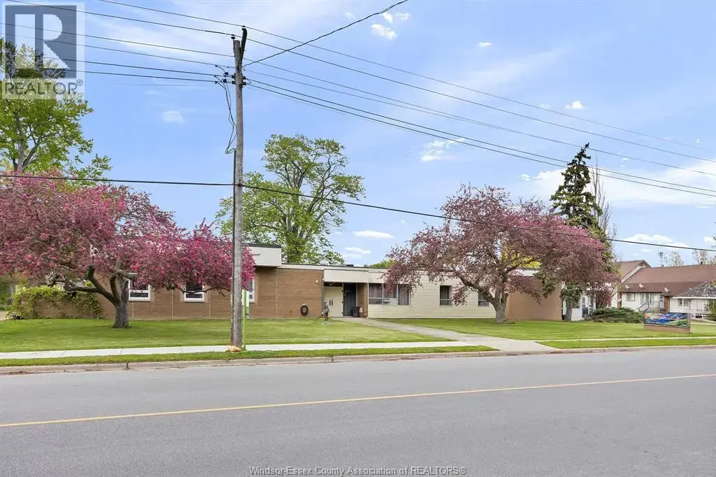 6690 Tecumseh Road, Lakeshore
